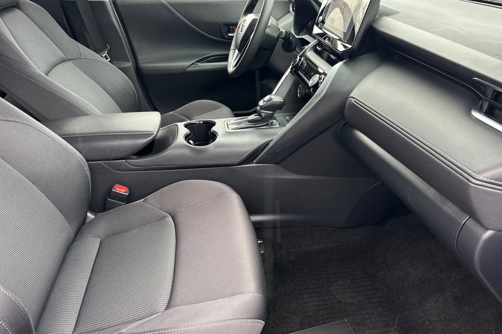 Used 2024 Toyota Venza LE image 16