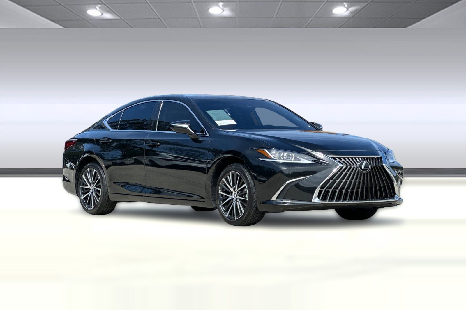 Used 2025 Lexus ES 300h w/ Premium Package image 6