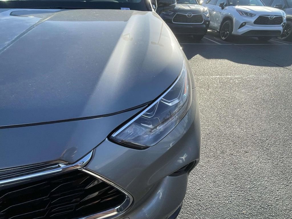 New 2026 Toyota Highlander Limited image 17