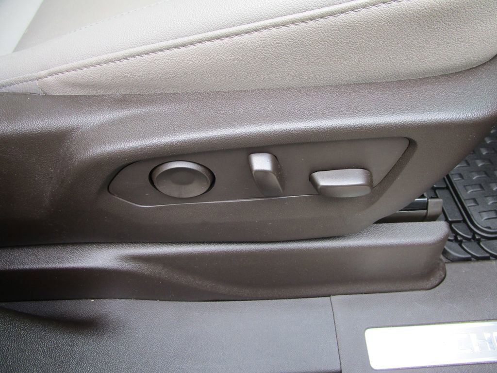 Used 2023 Chevrolet Tahoe LT image 34