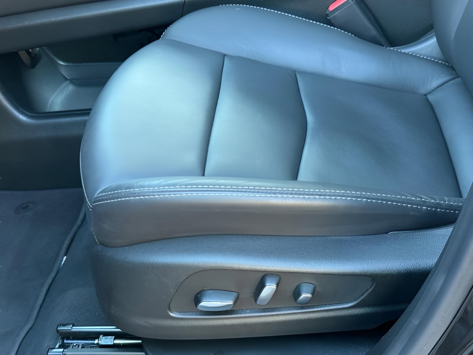 Certified 2025 Cadillac XT5 Premium Luxury image 24