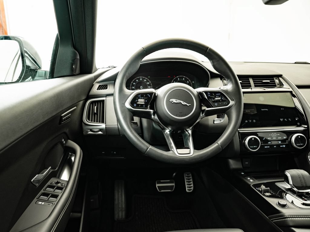 Certified 2024 Jaguar E-PACE R-Dynamic SE AWD/4WD image 30