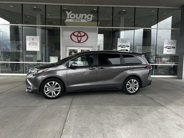 Used 2023 Toyota Sienna Platinum