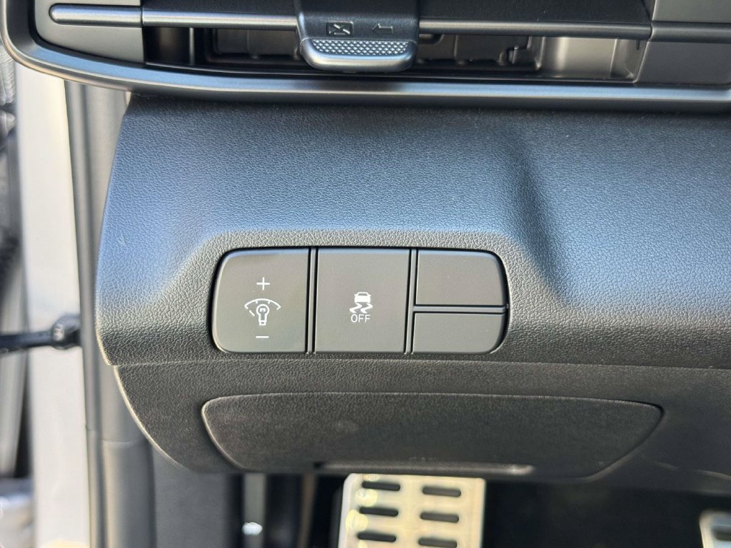 Used 2026 Hyundai Elantra SEL Sport Premium FWD image 18