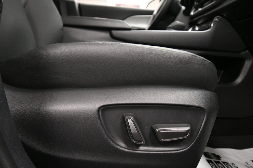 Certified 2025 Toyota Grand Highlander AWD image 31