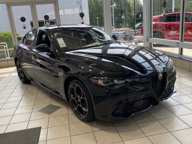 New 2025 Alfa Romeo Giulia AWD w/ Driving Assist Package image 2