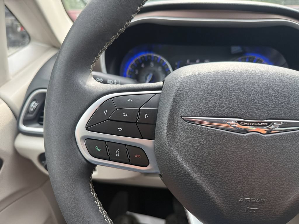 Used 2023 Chrysler Voyager LX FWD image 21