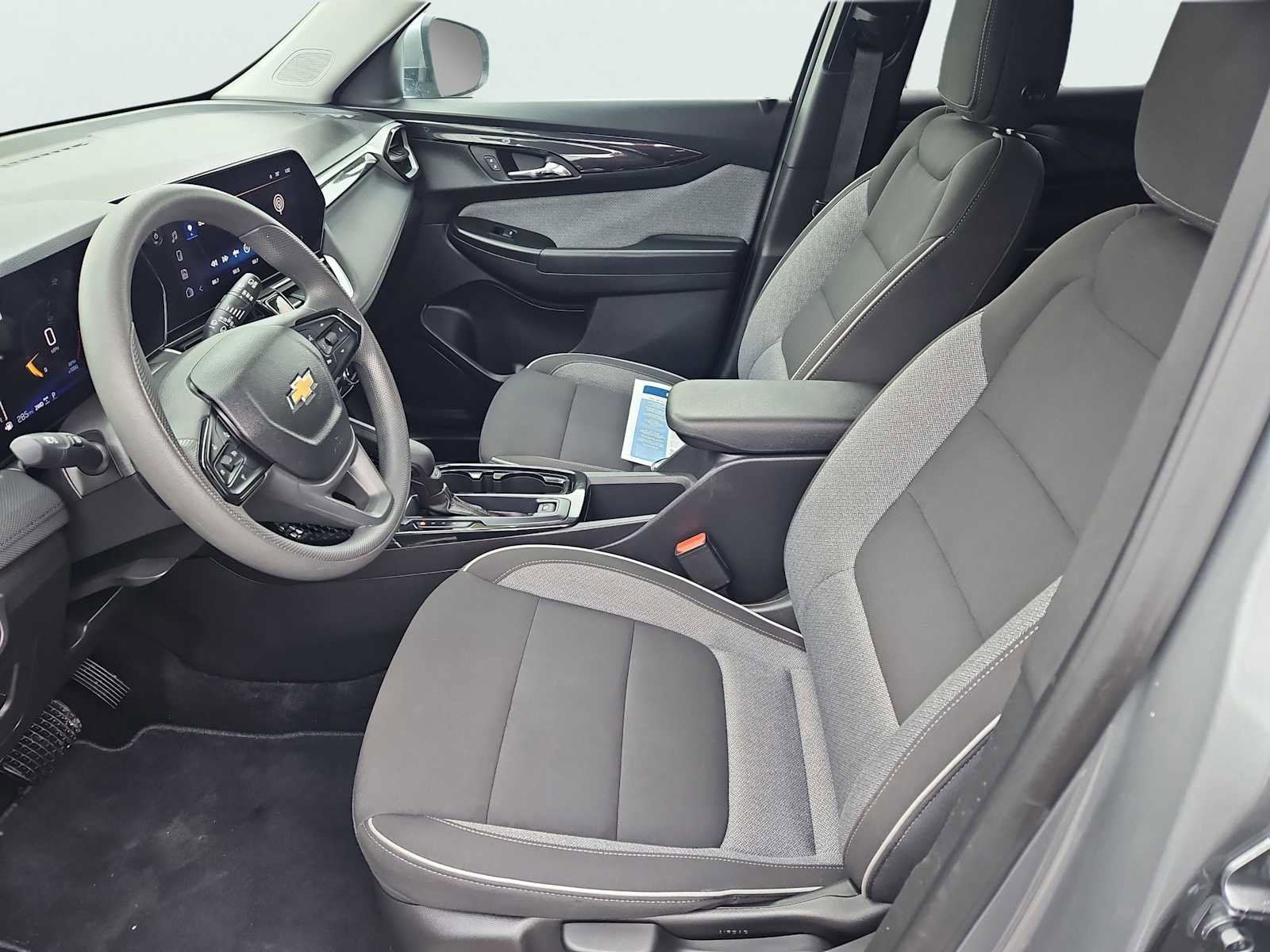 Certified 2025 Chevrolet TrailBlazer LT AWD/4WD image 26