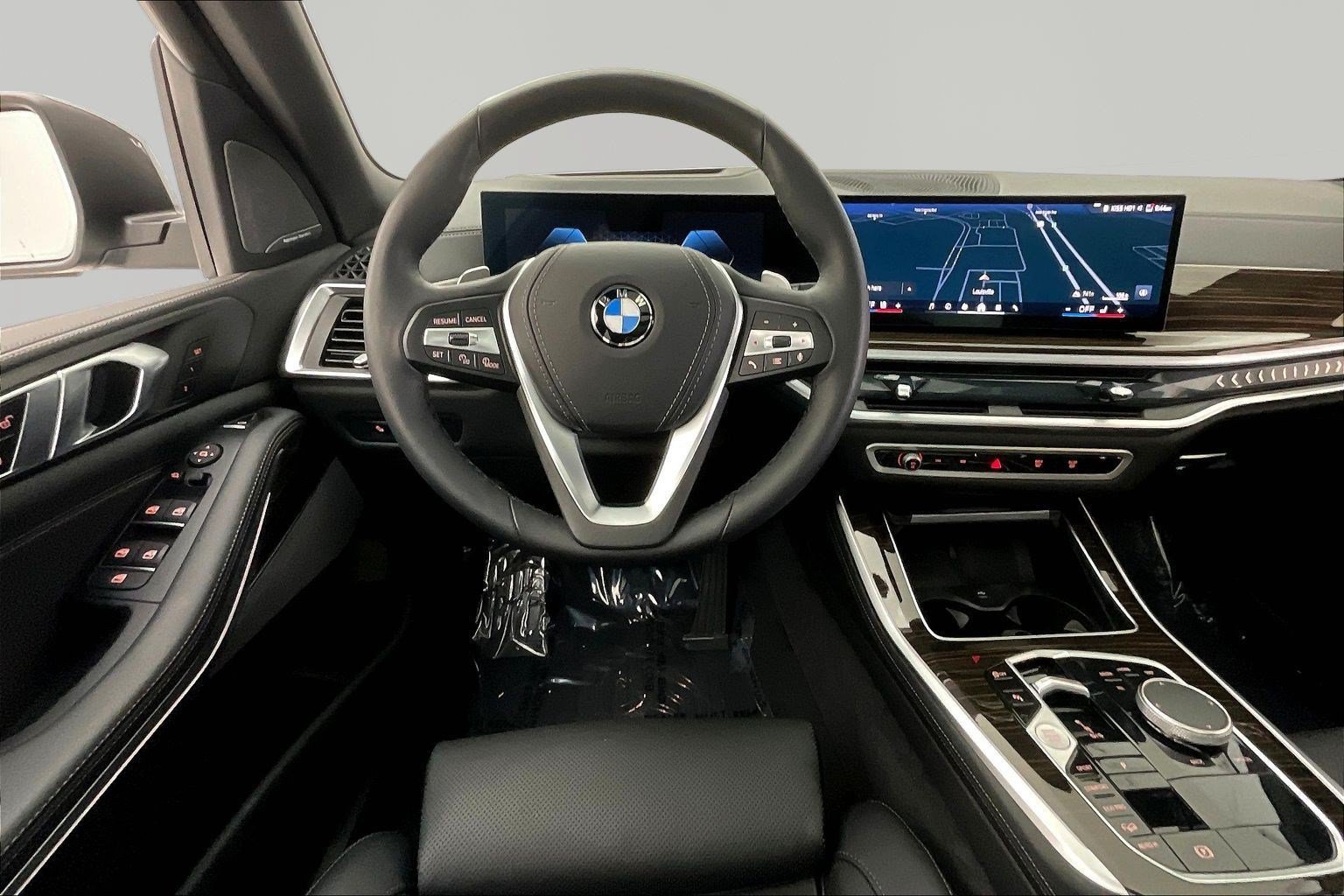 Used 2025 BMW X5 xDrive40i w/ Premium Package AWD/4WD image 8