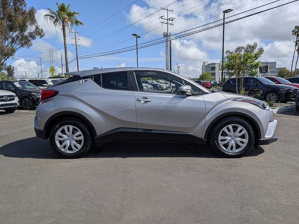 Used 2019 Toyota C-HR LE image 9
