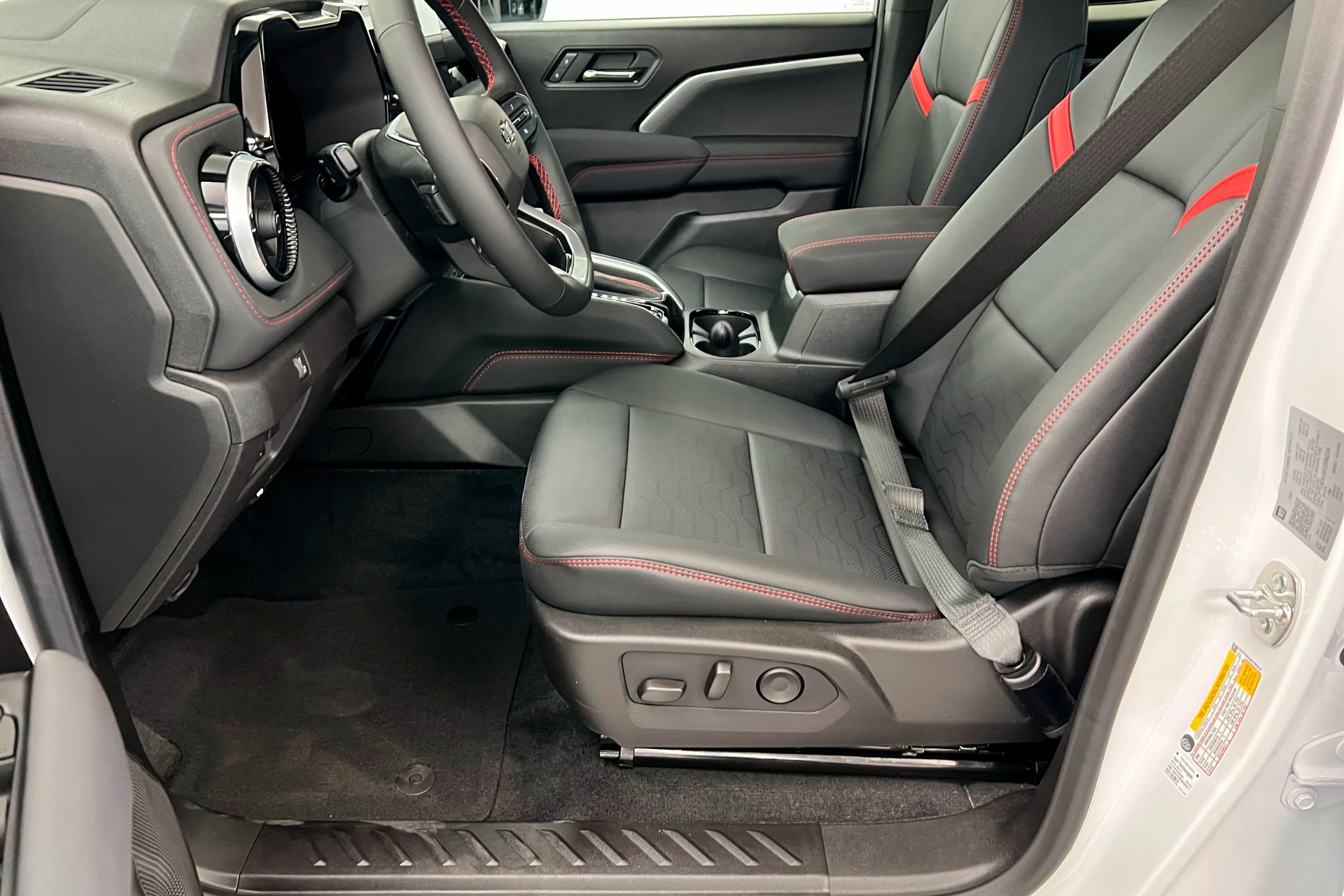 New 2025 Chevrolet Colorado Z71 w/ Z71 Convenience Package 2 AWD/4WD image 18