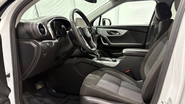 Used 2025 Chevrolet Blazer LT image 11