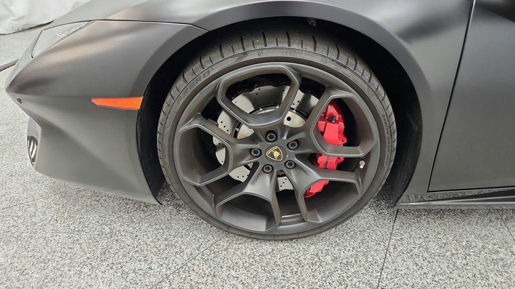 Used 2018 Lamborghini Huracan LP 580-2 image 11