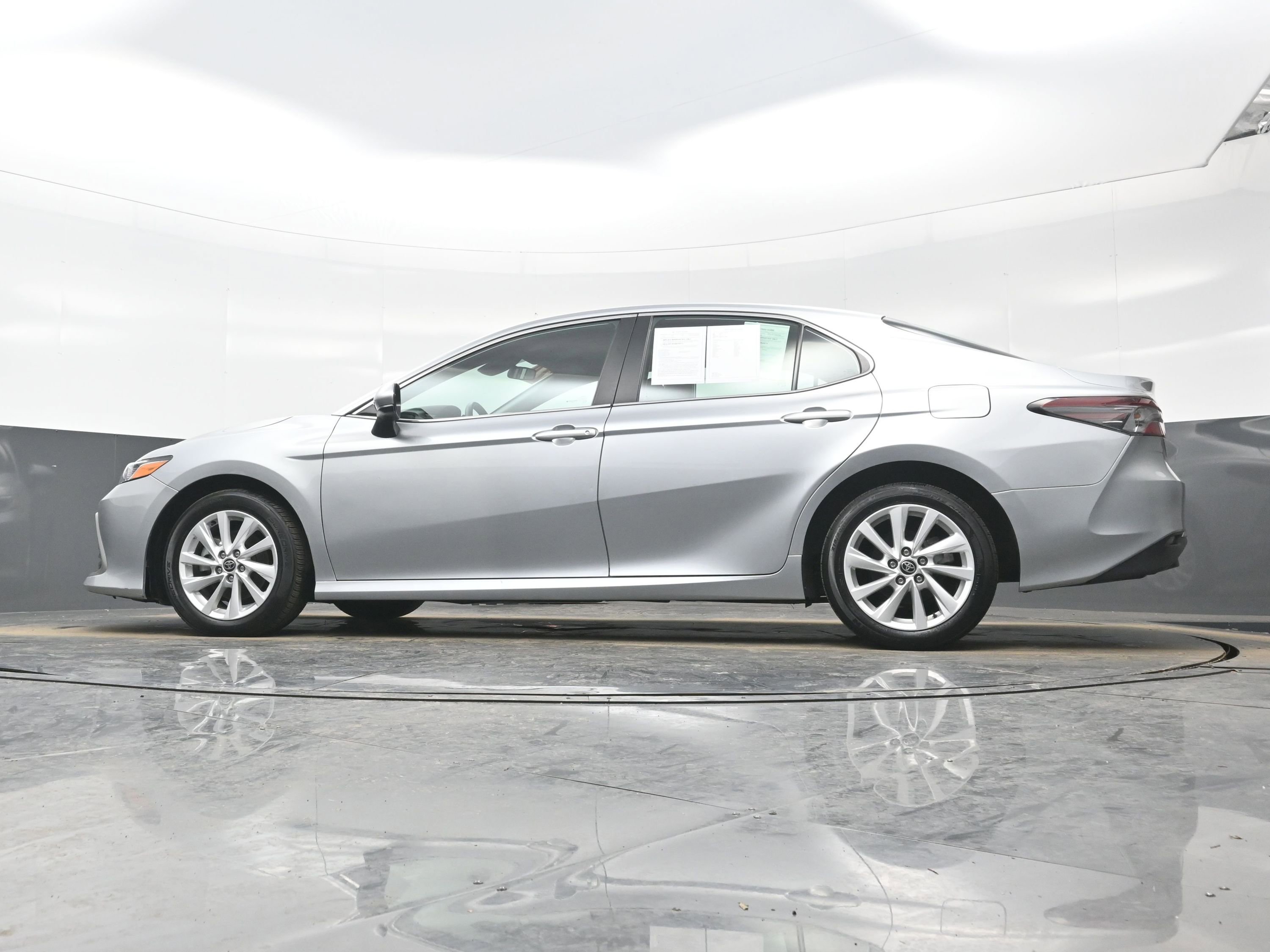 Used 2024 Toyota Camry LE image 28