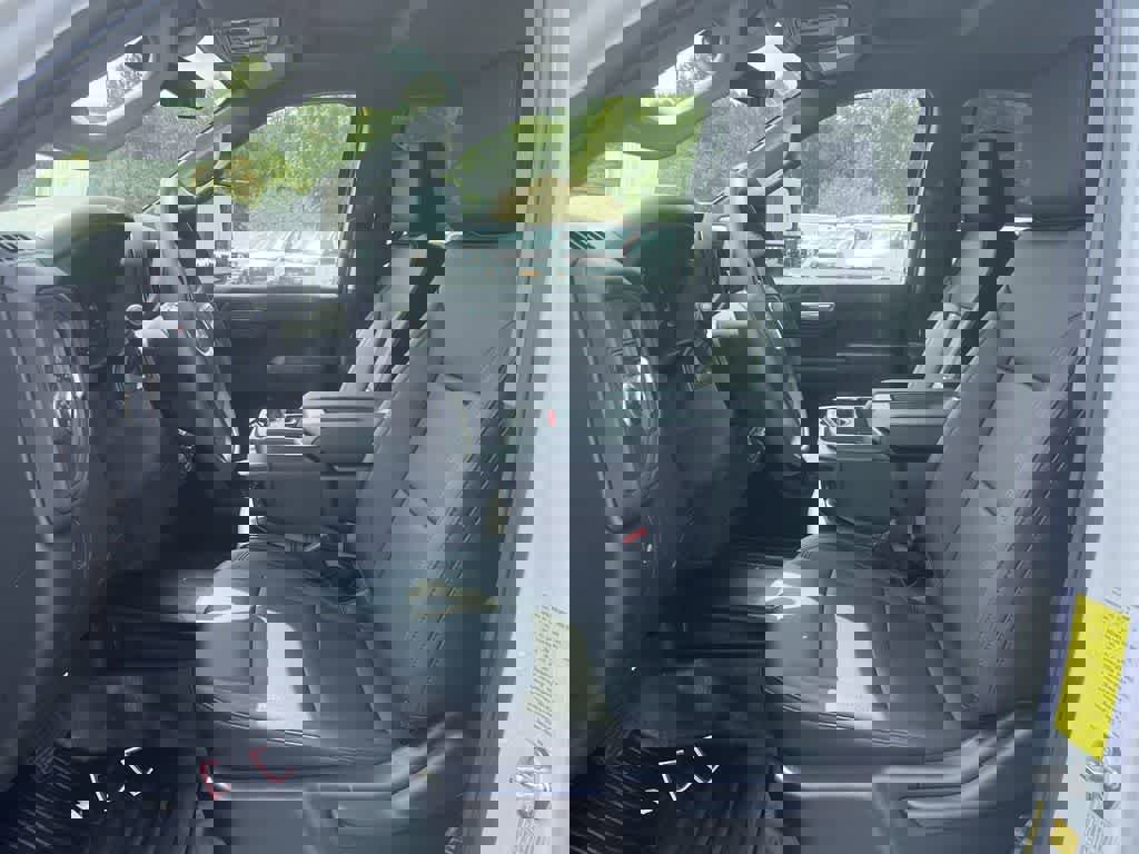 New 2024 GMC Sierra 2500 Pro w/ Convenience Package image 17