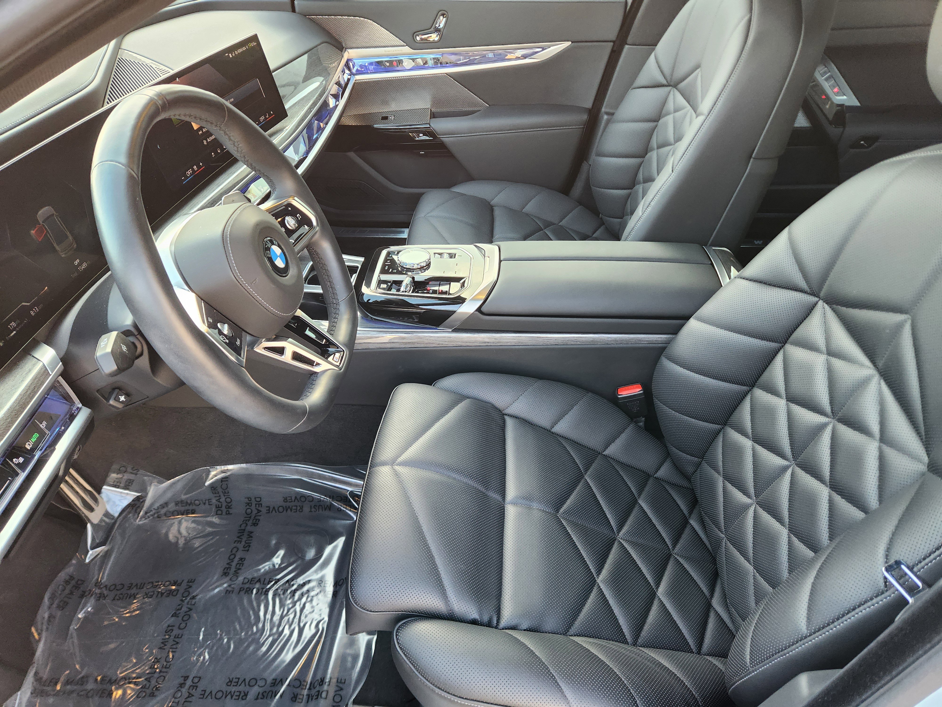 Used 2025 BMW 740i xDrive w/ Premium Package image 12