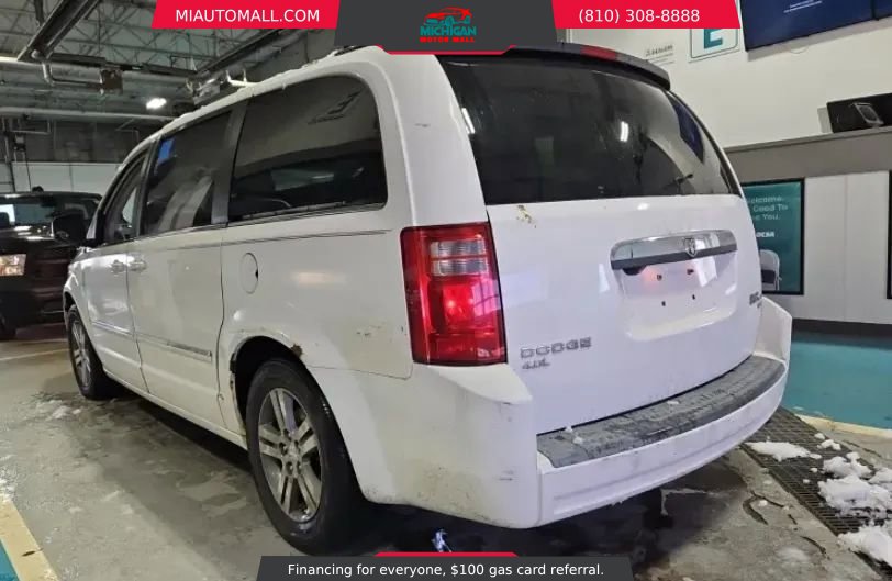 Used 2009 Dodge Grand Caravan SXT image 2