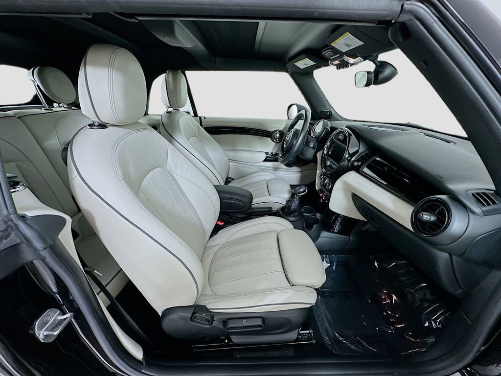 Used 2018 MINI Cooper Convertible image 29