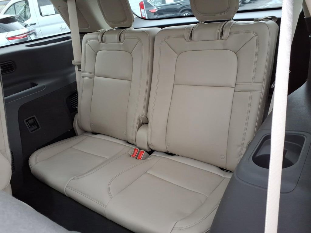Certified 2020 Lincoln Aviator Reserve w/ Equipment Group 202A image 14