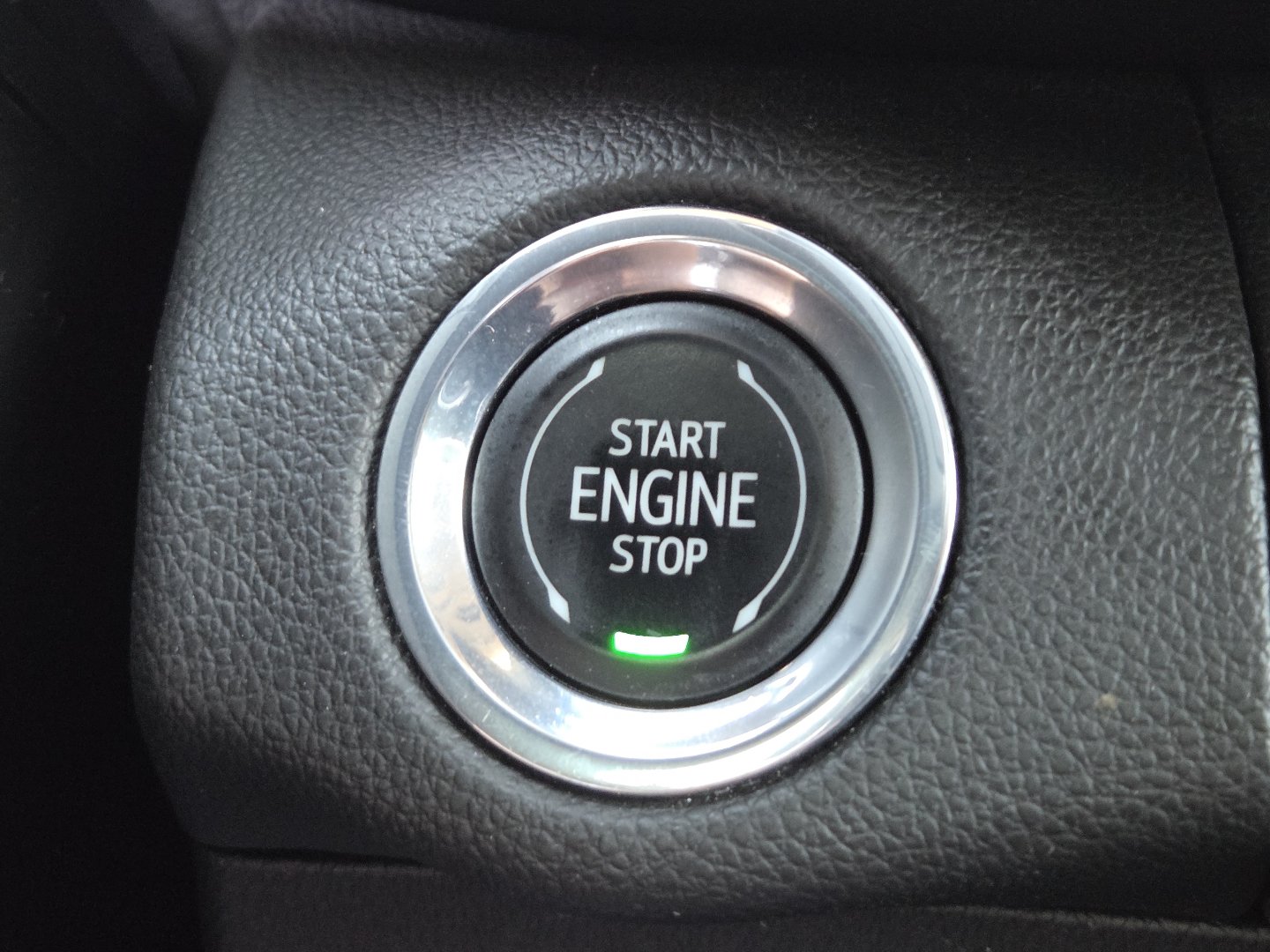Used 2022 Buick Envision Essence w/ Technology Package II FWD image 35