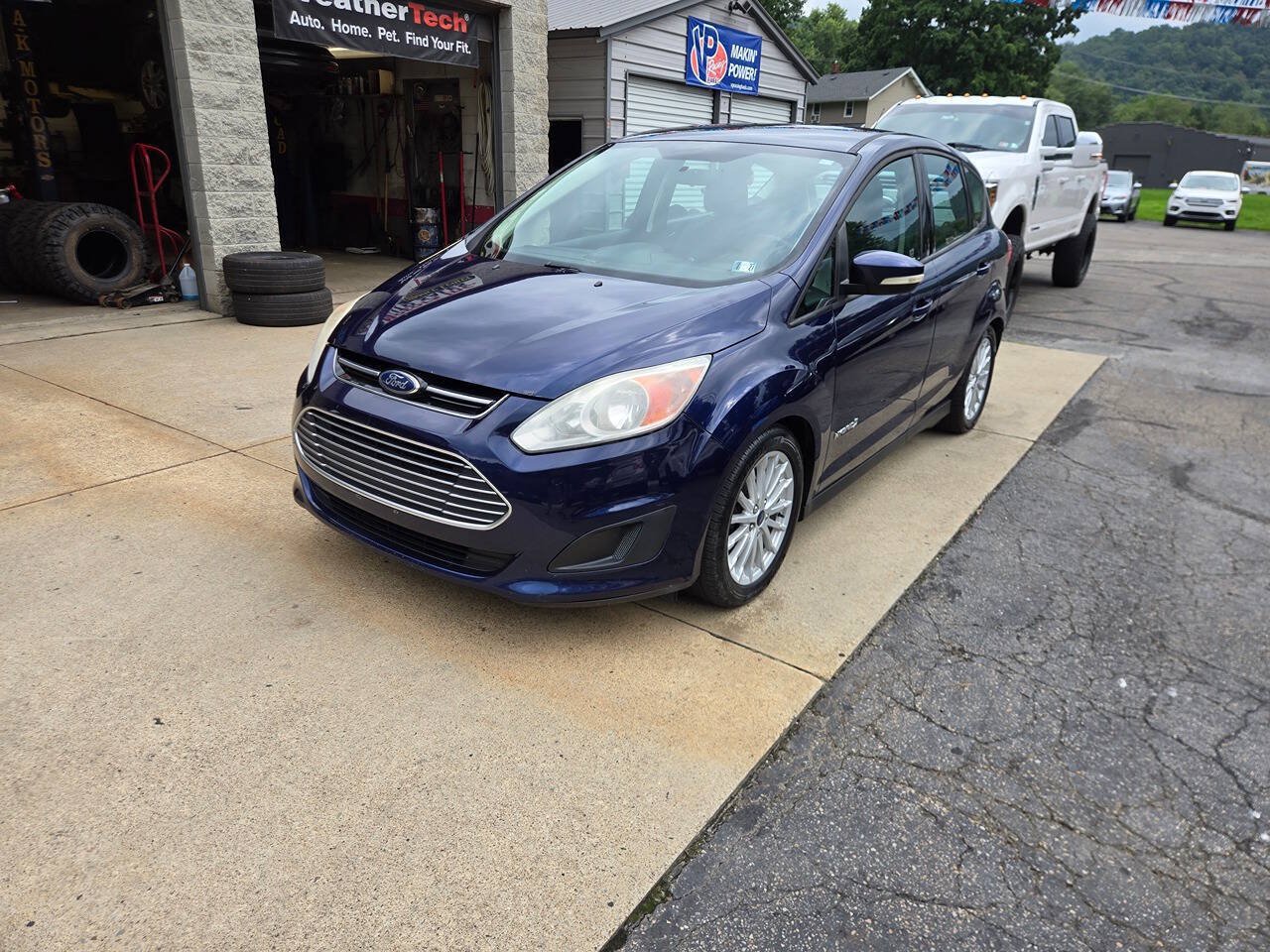 Used 2016 Ford C-MAX SE w/ Interior Protection Package FWD image 3