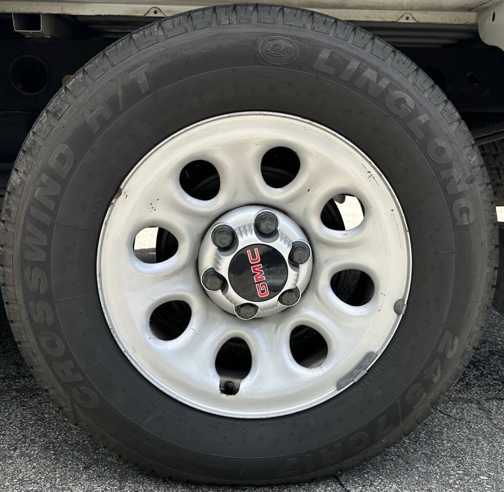 Used 2007 GMC Sierra 1500 W/T w/ Work Truck Preferred Package AWD/4WD image 9