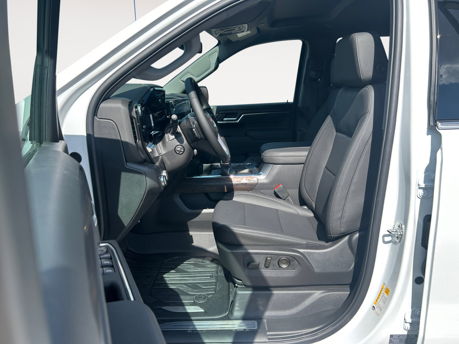 New 2026 GMC Sierra 1500 SLT AWD/4WD image 22
