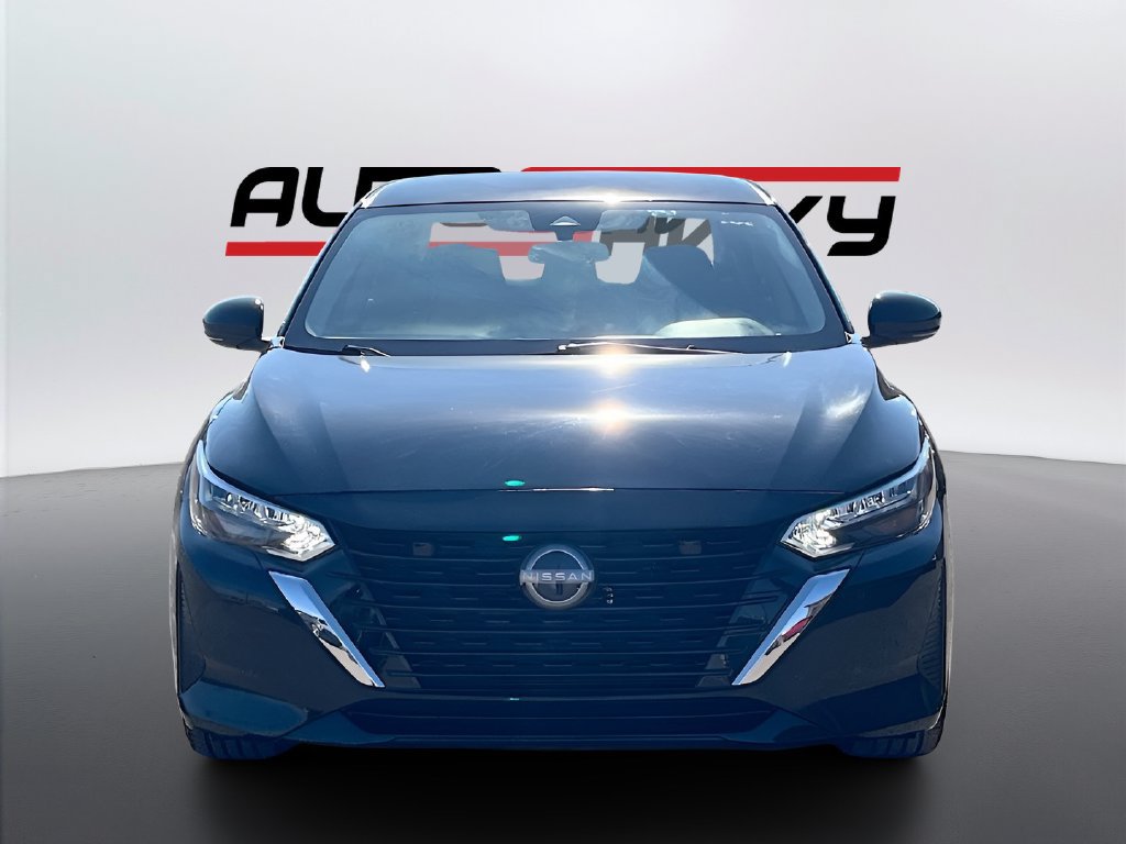 Used 2024 Nissan Sentra SR FWD image 2