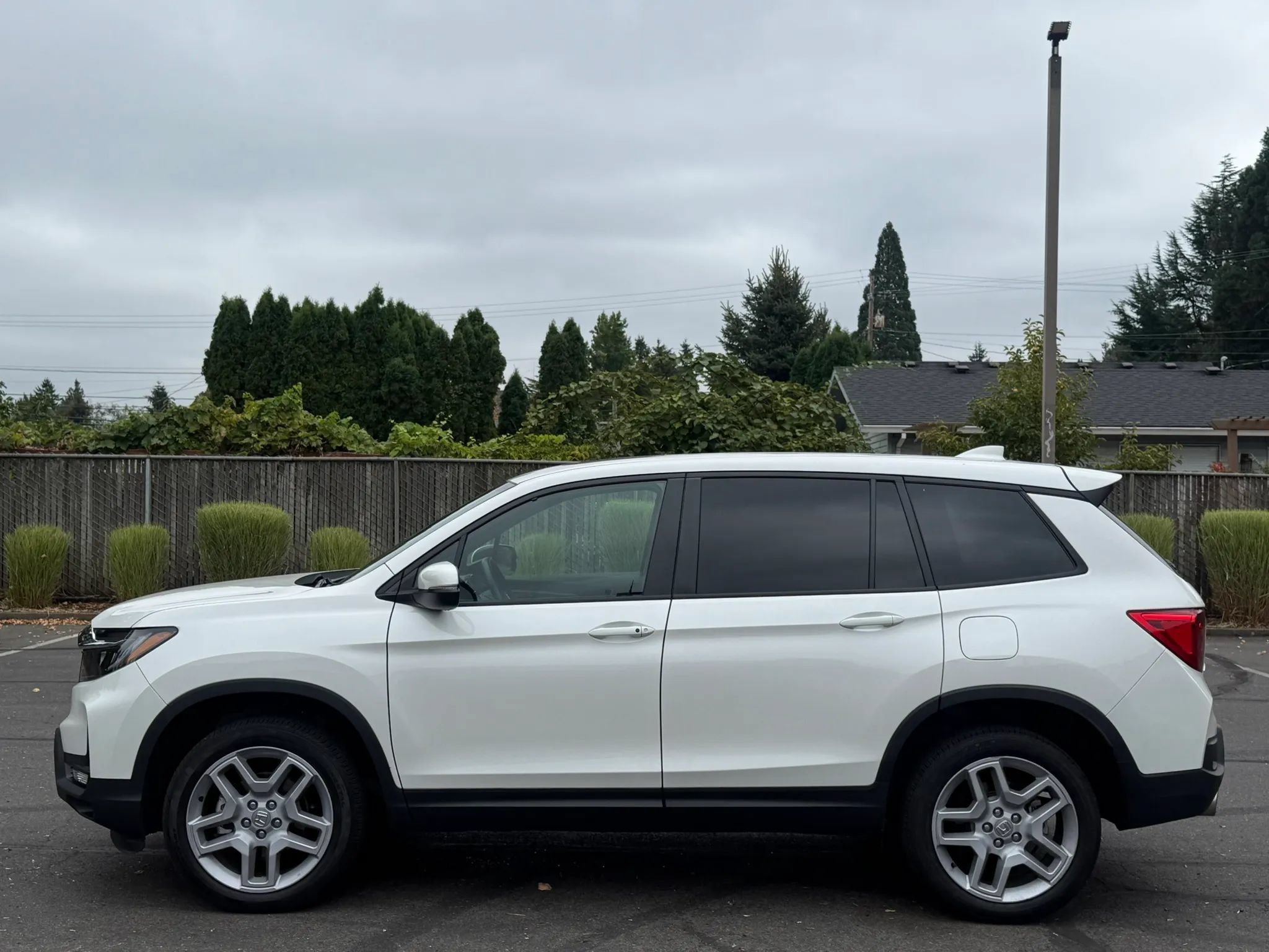 Used 2024 Honda Passport EX-L image 2