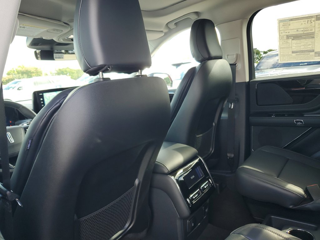 New 2025 Lincoln Aviator 2WD w/ Jet Appearance Package image 10
