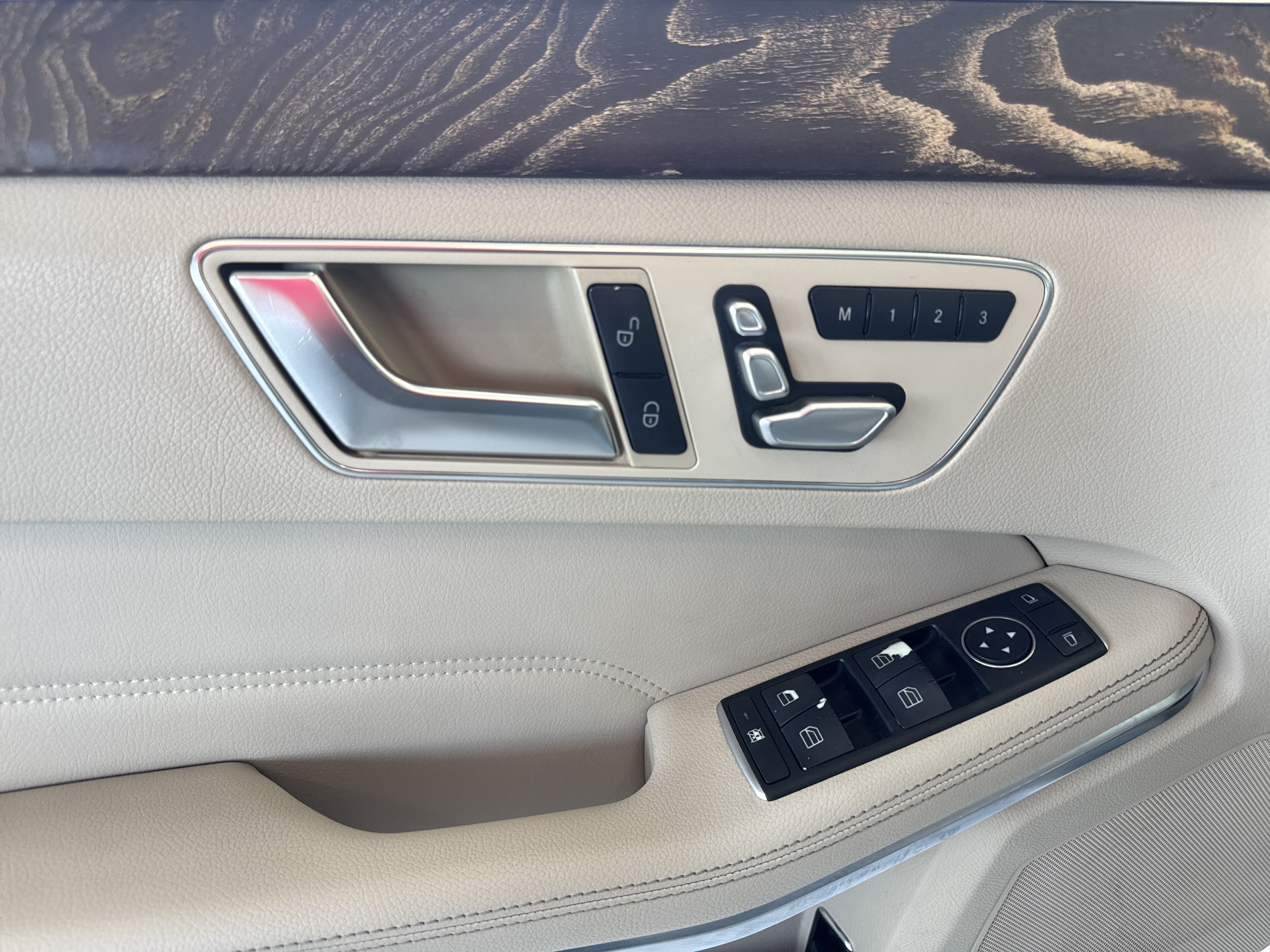 Used 2014 Mercedes-Benz E 350 Sedan image 16