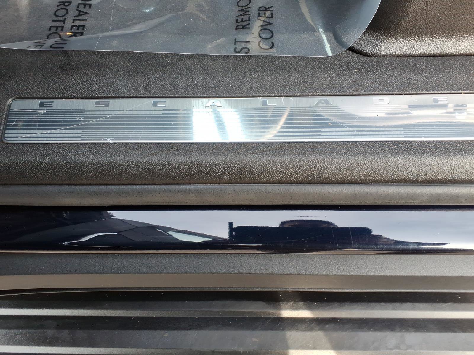 Certified 2022 Cadillac Escalade Luxury image 21