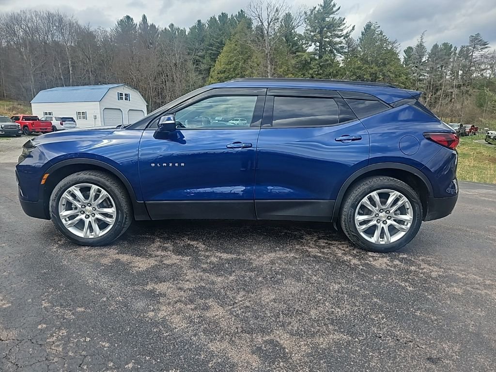 Used 2022 Chevrolet Blazer LT w/ Sound & Technology Package AWD/4WD image 2