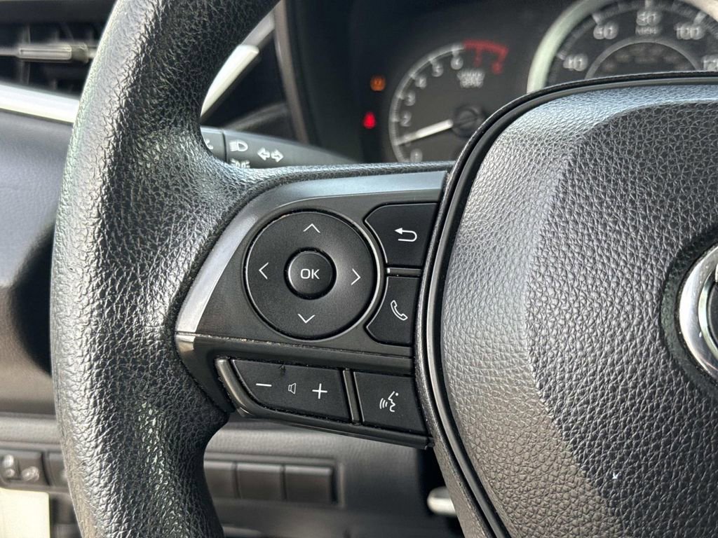 Used 2021 Toyota Corolla LE image 26