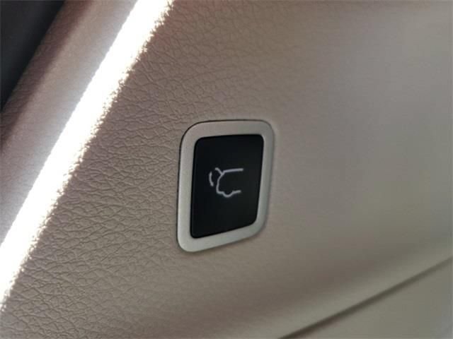 New 2023 Chrysler Pacifica Touring-L FWD image 7