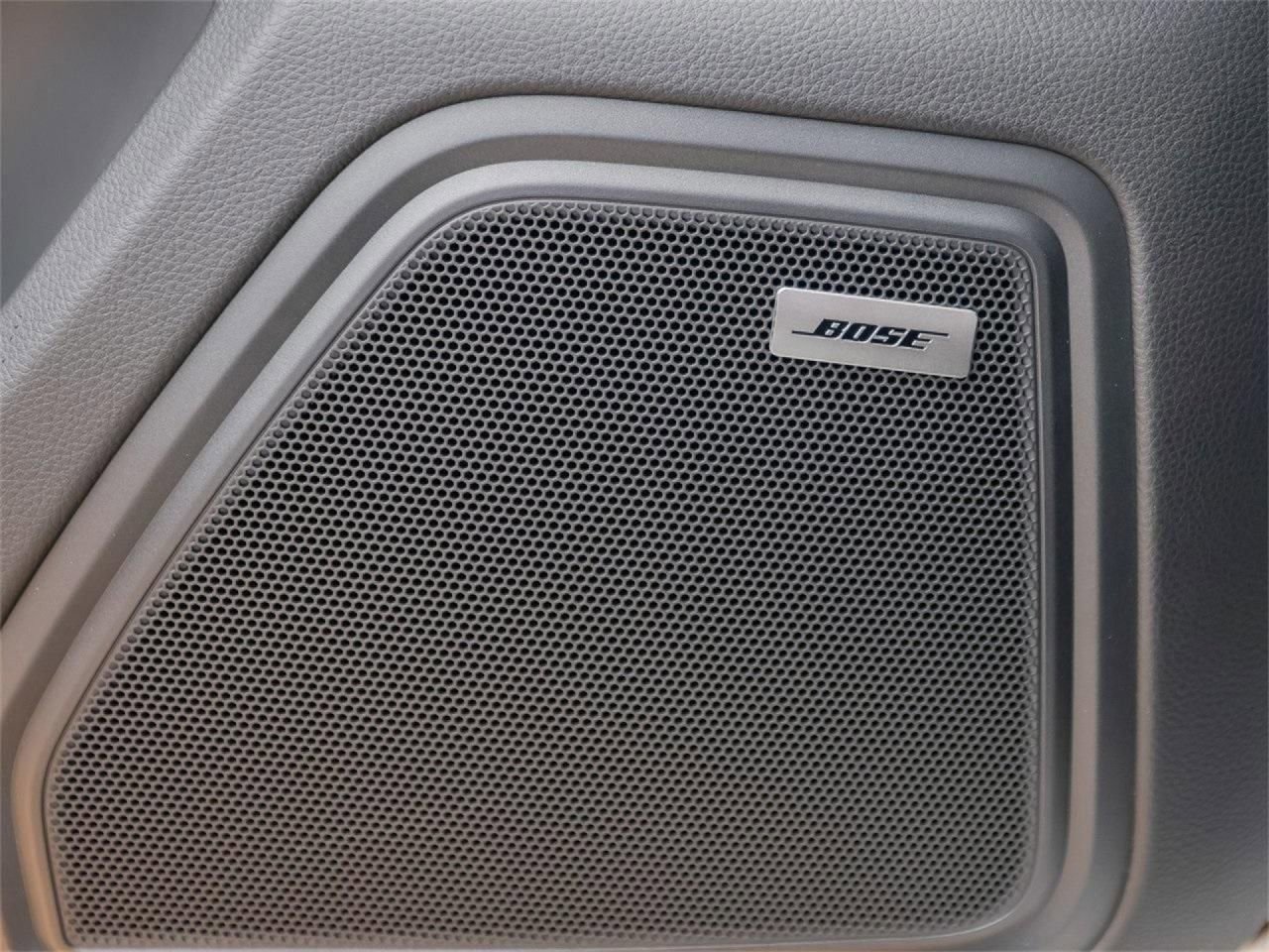 Certified 2025 Porsche Macan AWD/4WD image 22