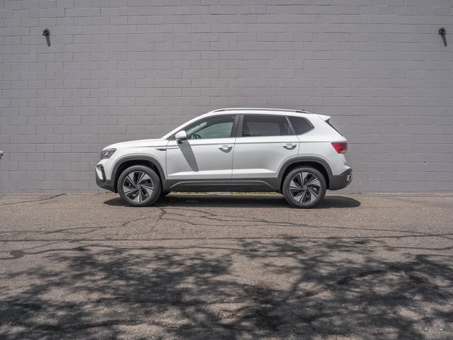 Used 2023 Volkswagen Taos S FWD image 2