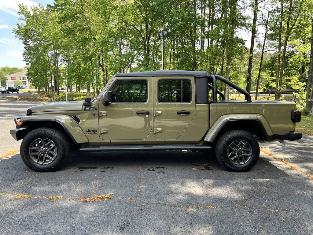 Certified 2025 Jeep Gladiator Sport AWD/4WD image 6