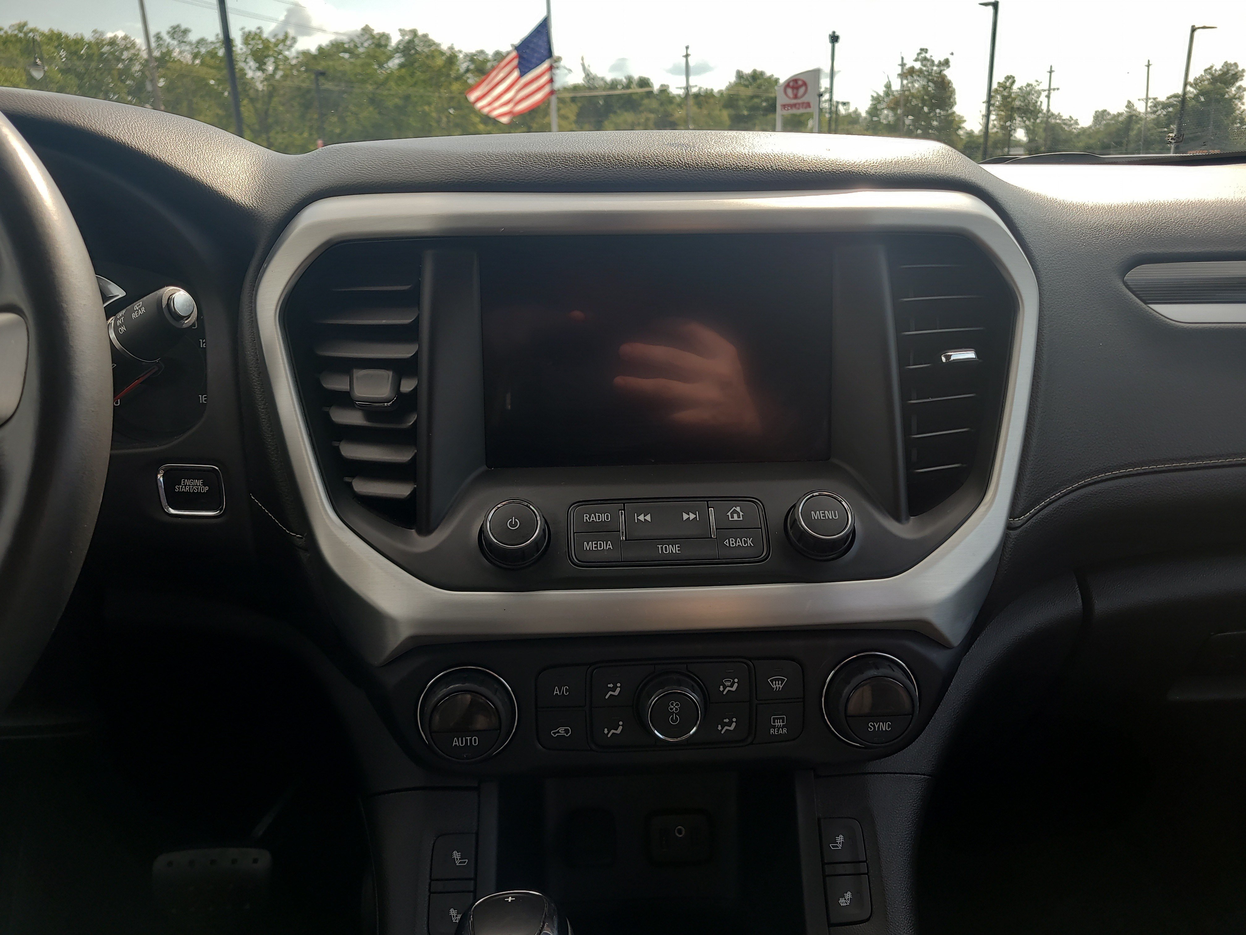 Used 2019 GMC Acadia SLT AWD/4WD image 19