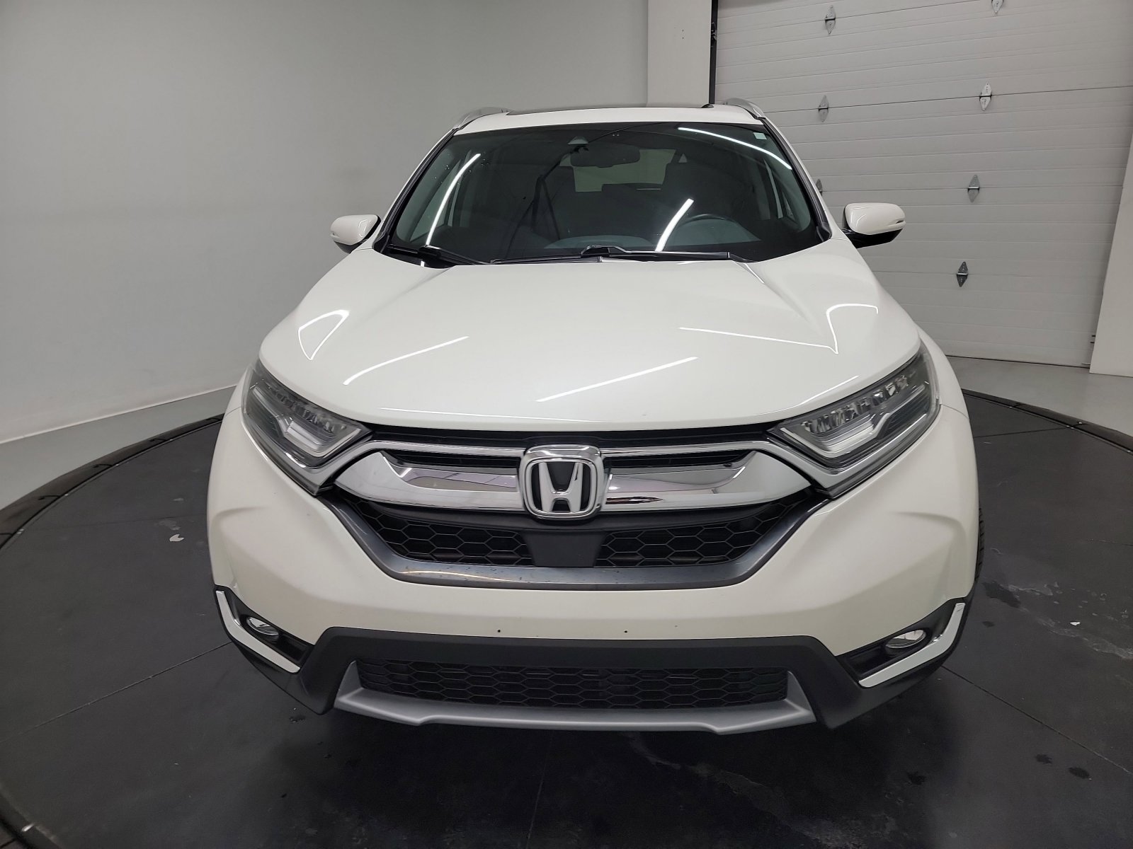 Used 2018 Honda CR-V Touring image 2
