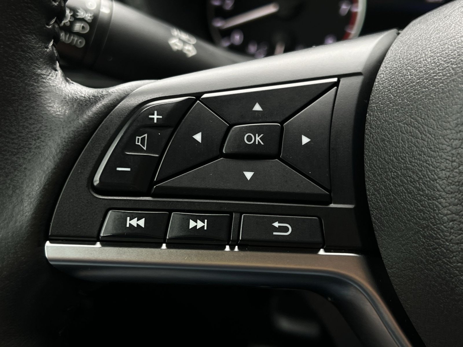 Used 2024 Nissan Sentra SV w/ All-Weather Package FWD image 22
