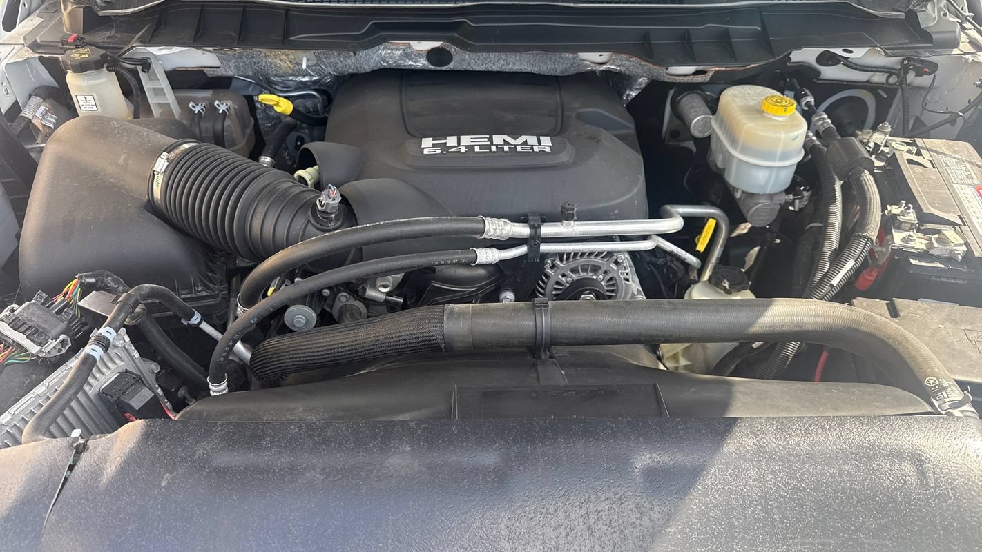Used 2018 RAM 2500 SLT w/ Luxury Group AWD/4WD image 14