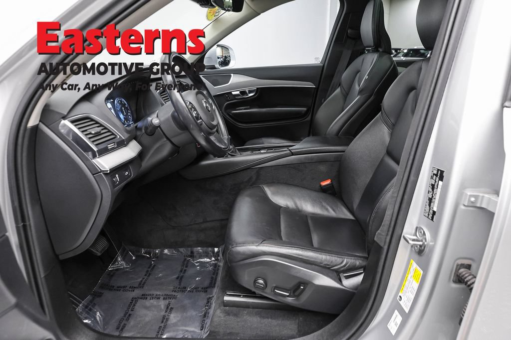 Used 2022 Volvo XC90 T5 Momentum AWD/4WD image 14
