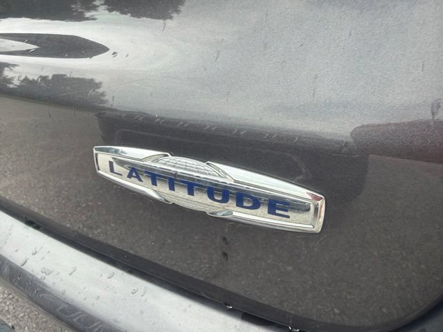 Used 2024 Jeep Compass Latitude AWD/4WD image 11
