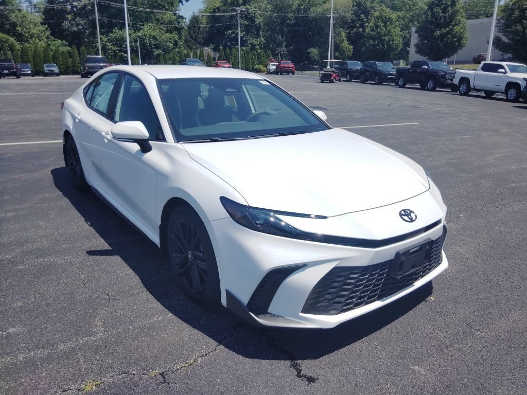 New 2026 Toyota Camry SE FWD image 1