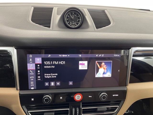Used 2025 Porsche Macan image 39
