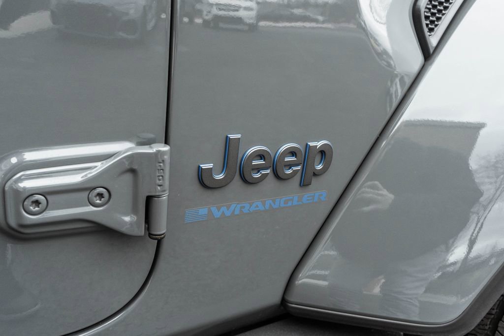 Used 2025 Jeep Wrangler Unlimited Sahara image 5