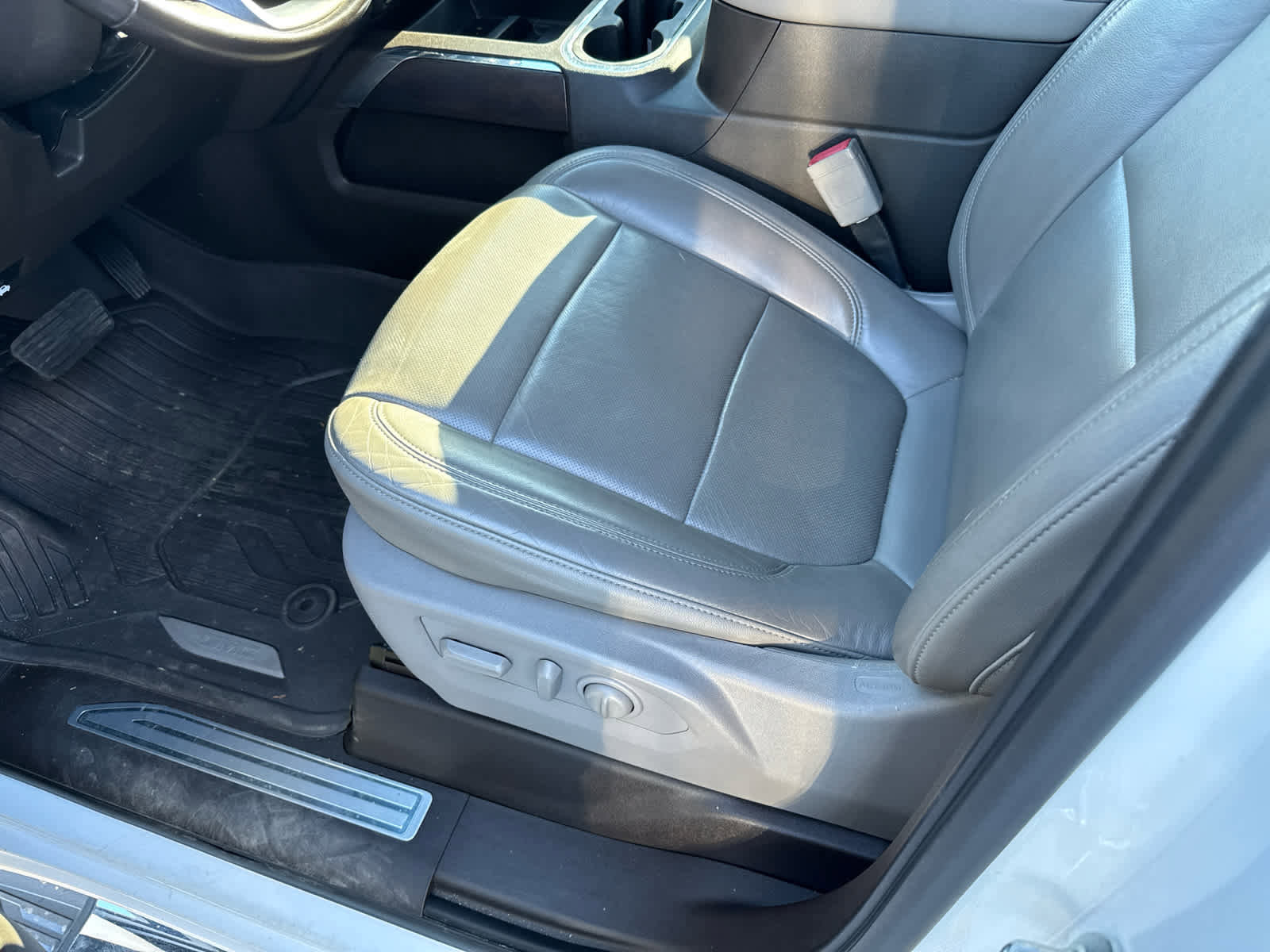 Used 2020 GMC Sierra 1500 SLT w/ SLT Premium Package image 9