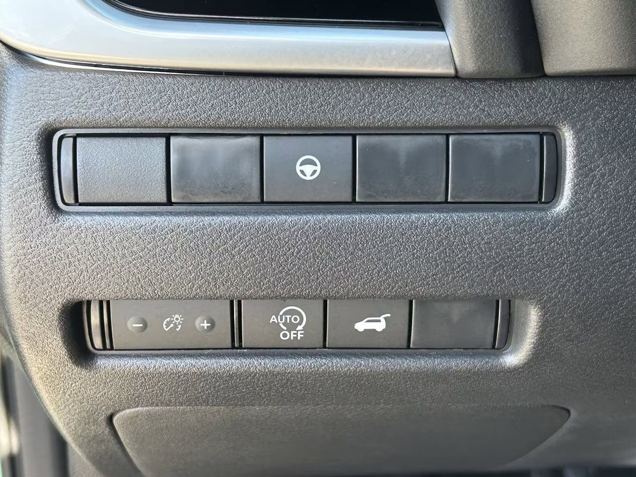 New 2026 Nissan Rogue SV AWD/4WD image 19