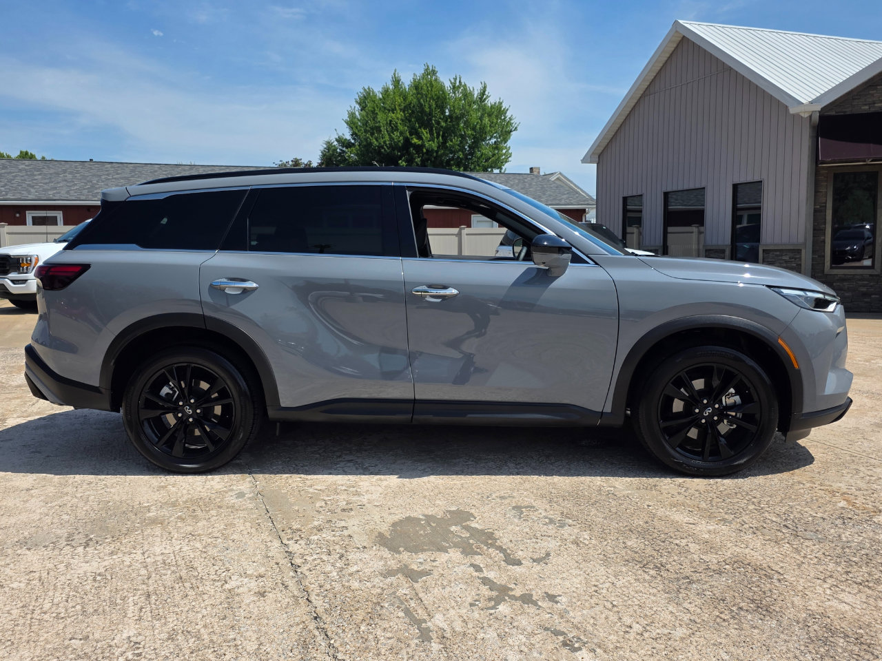 Used 2025 INFINITI QX60 Luxe w/ Black Edition image 25